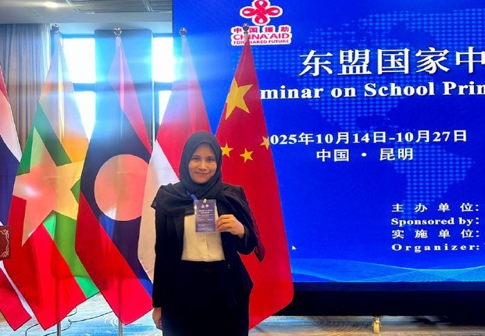 Nuraisyiah, guru dari SMAN 1 Kuala Bireuen, terpilih untuk mengikuti Seminar on School Principals/Teachers for ASEAN Countries yang diselenggarakan oleh Yunnan Normal University di Kunming, Provinsi Yunnan, China, mulai tanggal 14 hingga 27 Oktober 2025.