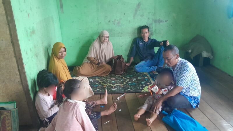 Dinas Sosial Aceh bersama Pendamping Rehabilitasi Sosial Kementerian Sosial RI bergerak cepat melakukan asesmen terhadap 3 orang anak di Desa Lambaro Skep,  selasa (14/10/2025),