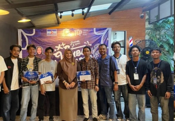 Festival Kopi Demokrat yang didanai oleh Nora Idah Nita terlaksana, sebanyak 32 Barista dari Aceh Tamiang dan Kota Langsa ikut dalam event pada Selasa (7/10/2025) yang berlangsung di Kopi In, Aceh Tamiang.