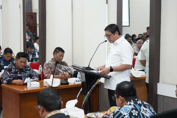 Fuadri, S.Si, M.Si Anggota Komisi II DPRA dalam pembukaan acara RDPU ini menyampaikan bahwa Aceh memiliki potensi kelautan dan perikanan yang sangat besar, dengan garis pantai panjang, wilayah pesisir luas, dan kekayaan hayati laut yang melimpah, rabu (15/10/2025).