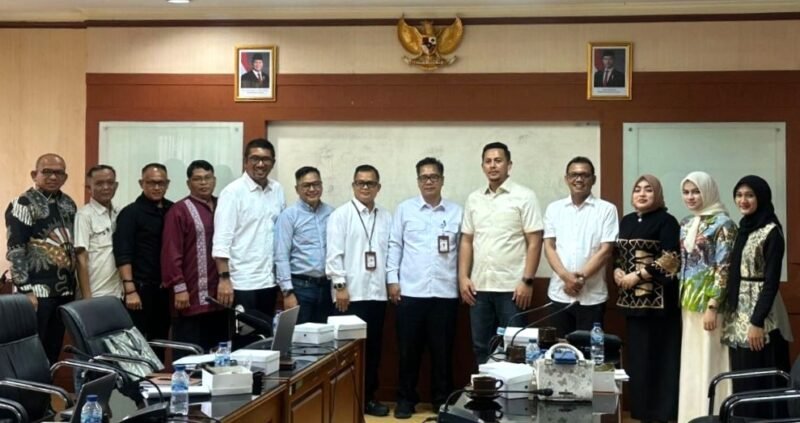 Rijaluddin dalam pertemuan tersebut menyampaikan dengan tegas bahwa Fokus dari Rancangan Qanun Aceh tentang Ketransmigrasian adalah pada Transmigrasi Lokal Aceh dengan mengedepankan semangat MoU Hensinki serta UUPA Nomor 11 Tahun 2006 sebagai landasan utama. Selasa (14/10/2025)