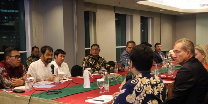 Mualem melakukan pertemuan dengan Menteri Pertanian dan Perikanan Wilayah Utara Australia, Hon. Gerard Maley, di Hotel JS Luwansa, Jakarta Selatan, Senin, 27/10/2025