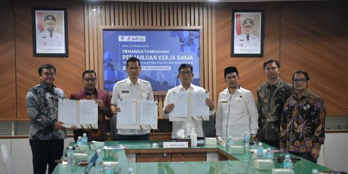 Pemerintah Aceh proses penandatanganan dihadiri oleh Sekretaris Daerah Aceh, M Nasir, yang ikut dari ruang kerjanya di Kantor Gubernur Aceh, (15/10/2025).