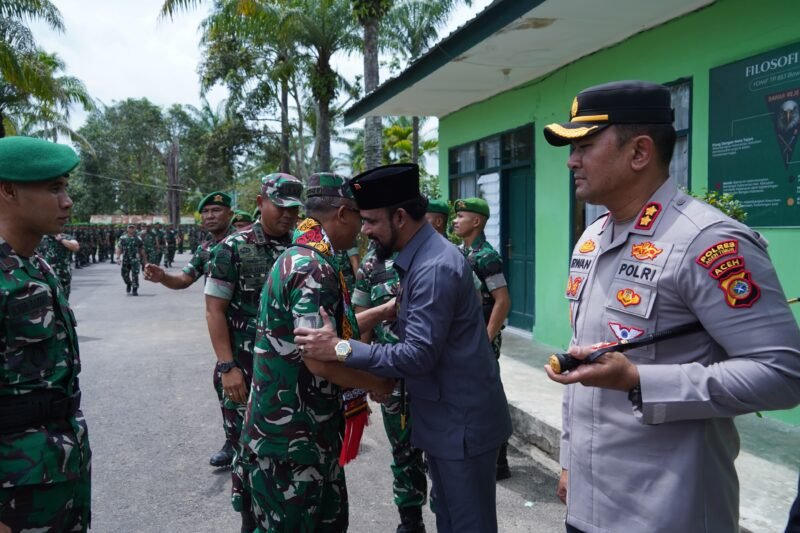 Mayor Jenderal TNI Joko Hadi Susilo, S.I.P., melaksanakan kunjungan kerja ke satuan Yonif Teritorial Pembangunan 853/BRB yang berlokasi di Kampung Keude, Kecamatan Peudawa, Kabupaten Aceh Timur, pada Jumat (07/11/2025).