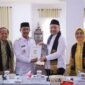 Wakil Bupati Aceh Besar Drs Syukri terima Kunjungan Panitia Kerja pelestarian cagar budaya Komisi X DPR RI di Kabupaten Aceh Besar, Meuligoe Bupati Aceh Besar, Rabu (12/11/2025). FOTO/PROKOPIM PEMKAB ACEH BESAR