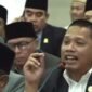 Anggota DPRA, Azhari alias Maob, menyampaikan aspirasi ini dalam rapat paripurna di gedung DPRA pada Jumat (14/11/2025).