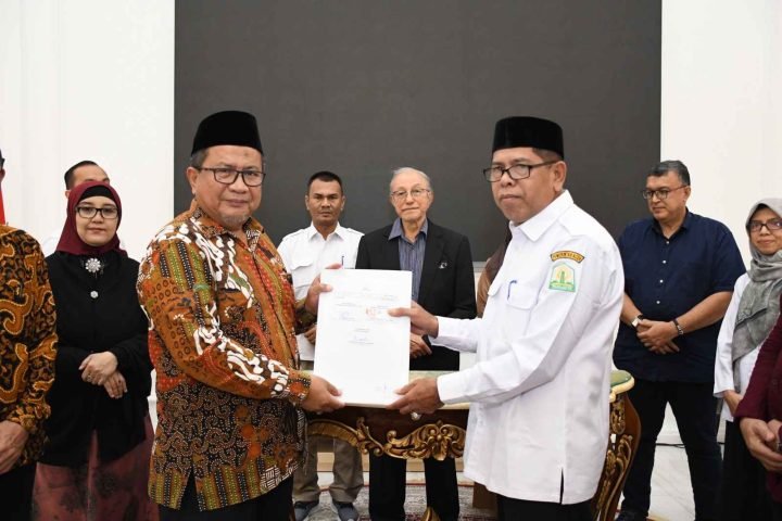 Penandatanganan Memorandum of Understanding (MoU) yang berlangsung di Pendopo Wali Nanggroe Aceh, Rabu (10/12/2025).
