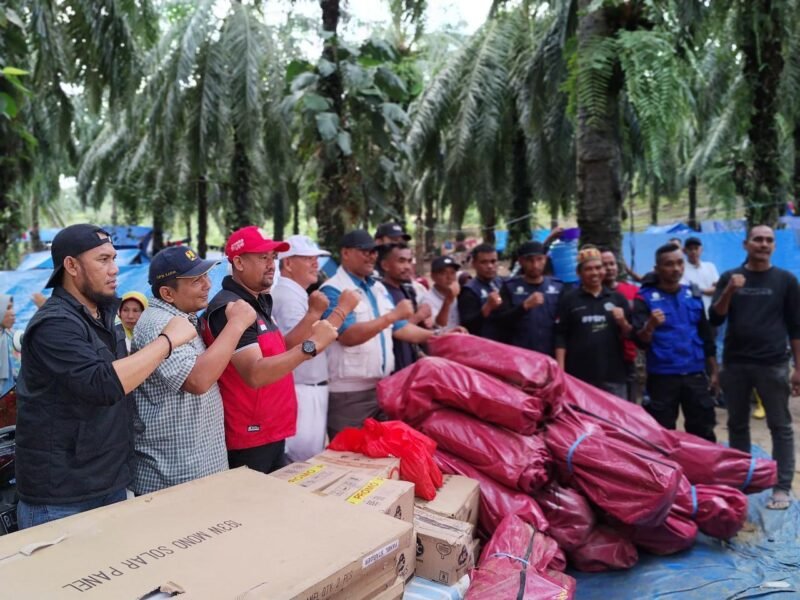 Plt. Kepala Dinas Sosial (Dinsos) Aceh, Chaidir, melepas Tim Relawan Dinsos Aceh ke Kecamatan Langkahan dan Sawang, Kabupaten Aceh Utara, pada hari Minggu, (28/12/2025).