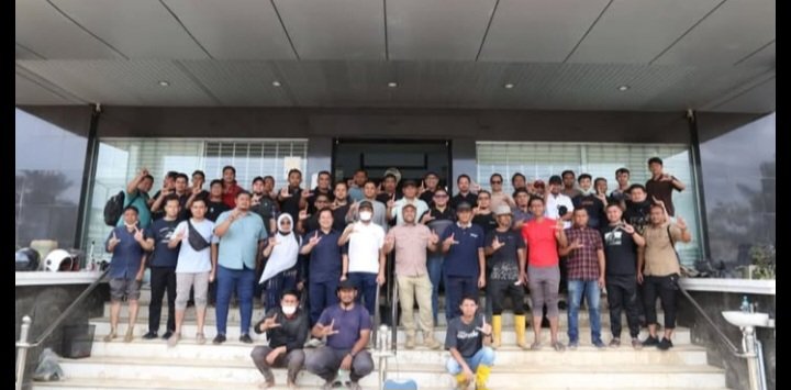 Direktur Utama Bank Aceh, Fadhil Ilyas, menunjukkan komitmennya dengan turun langsung ke Cabang Kuala Simpang (06/12/2025).