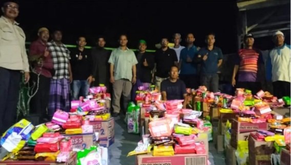 Kadis SI Aceh, Zahrol Fajri, S.Ag., MH, bersama tim relawan DSI Aceh, terjun langsung ke lokasi bencana untuk menyalurkan bantuan yang sangat dibutuhkan oleh para korban, (13/12/2025).