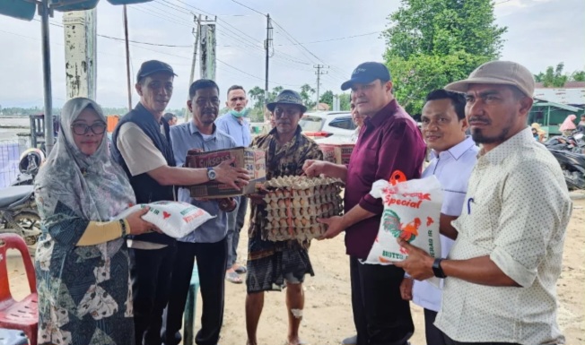 Komisi VII DPR Aceh menunjukkan kepeduliannya terhadap korban bencana dengan menggelar aksi 