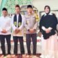 Kepala Dinas Syariat Islam (SI) Aceh, Zahrol Fajri, bersama Wakil Gubernur Aceh, menghadiri peringatan 21 tahun tsunami Aceh yang berlangsung di Masjid Raya Baiturrahman Banda Aceh pada Jumat, (26/12/2025).