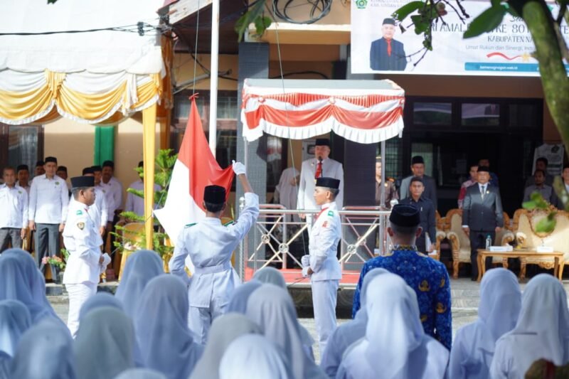 Bupati Nagan Raya gelar upacara Hari Amal Bakti (HAB) ke-80 Kemenag RI yang berlangsung di halaman Kantor Kemenag setempat, Sabtu (3/1/2026).