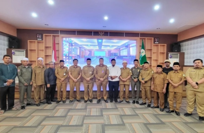 Bapak Zahrol Fajri, S.Ag., MH, mengadakan pertemuan dengan Kepala Badan Kepegawaian Aceh (BKA) terkait pemenuhan kebutuhan Da'i di wilayah perbatasan. Pertemuan ini berlangsung di Aula BKA pada hari Senin, (19/01/2026).