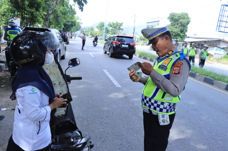 Satuan Tugas Penegakan Hukum (Satgas Gakkum) Polda Aceh melaksanakan patroli serta penegakan hukum lalu lintas secara humanis, Selasa (3/2/2026).