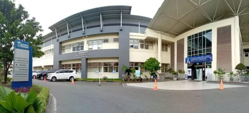 Gedung RSUD dr. Zainoel Abidin Banda Aceh yang menjadi sorotan terkait proses tender jasa kebersihan Tahun Anggaran 2024 dan 2025.