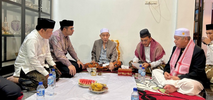 Plh Kadis Pendidikan Dayah Aceh Muhsin, S.Pd.I, M.Pd.I menghadiri Acara Peringatan Isra’ Mi’raj serta Launching Satuan Pendidikan Muadalah Tingkat Wustha dan Ulya Dayah Nur Yaqdhah, Labuhan Haji Haji Barat, Kab. Aceh Selatan, Sabtu (31/01/2026).