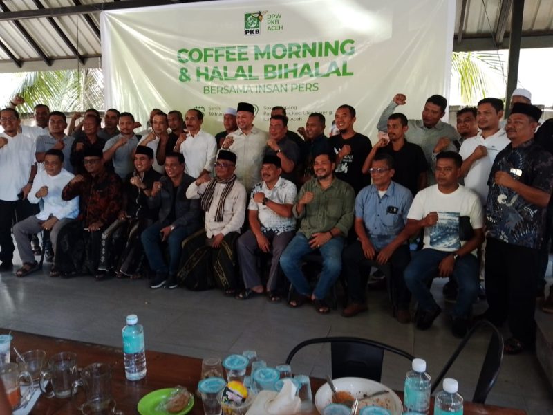 H Ruslan M. Daud, Komisi V DPR RI, Sebagai anggota Fraksi Partai Kebangkitan Bangsa (F-PKB) coffee morning dan halal binhal bersama insan press di solong jepang pango Banda Aceh, 30/3/2026, acara ini juga turut dihadiri oleh anggota DPR Aceh Komisi VI DPRA Dapil Aceh Timur dari Fraksi PKB, Iskandar, serta sejumlah pengurus DPC dan DPW PKB Aceh.