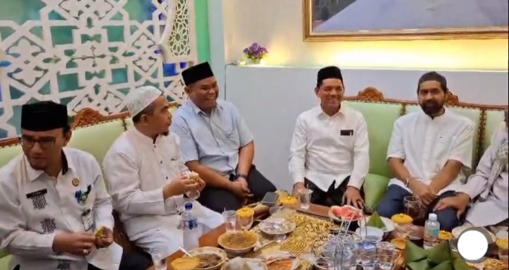 Plt Kadis Syariat Islam Aceh Marzuki,S.Ag, MH, Dampingi Gubernur dalam Peringatan Nuzulul Quran, di Masjid Raya Baiturrahman Banda Aceh, pada jum'at, (06/032026).