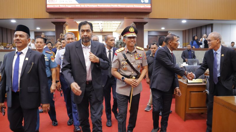 Kapolda Aceh Irjen Pol. Drs. Marzuki Ali Basyah, M.M., menghadiri Rapat Paripurna Dewan Perwakilan Rakyat Aceh (DPRA) yang berlangsung di Gedung Utama DPR Aceh, Banda Aceh, Senin, 6 April 2026.