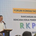 Sekretaris Daerah Aceh, M. Nasir, S.IP, M. SI membuka forum Konsultasi Publik Rancangan  Awal rencana kerja Pemerintah Aceh Tahun 2027 di Aula Hotel Grand Nanggroe Aceh, Banda Aceh, 8/4/2026
