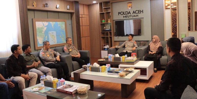 Irjen Pol. Drs. Marzuki Ali Basyah, M.M., menerima audiensi Dekan Fakultas Hukum Universitas Muhammadiyah Aceh di ruang kerjanya, Mapolda Aceh, Kamis,16 April 2026.