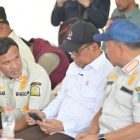  Wagub Fadlullah ,mendampingi  Menteri Koordinator Bidang Pembangunan Manusia dan Kebudayaan (Menko PMK) RI, Pratikno, serta Menteri Dalam Negeri RI, Tito Karnavian, dalam acara yang berlangsung di Kabupaten Aceh Tamiang, Selasa (21/4/2026).