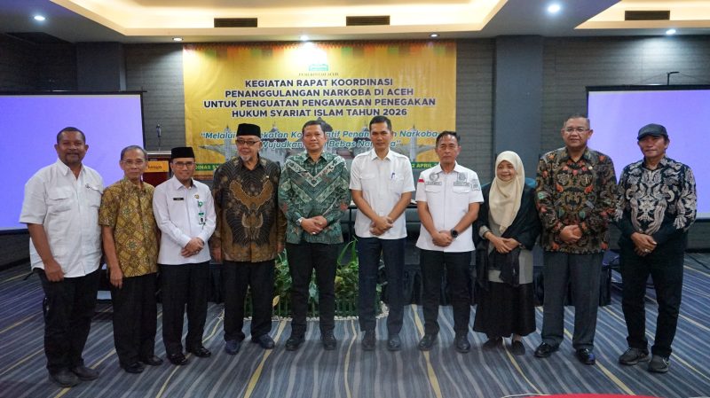 Plt. Kepala Dinas Syariat Islam Aceh, Bapak Marzuki, S.Ag., MH, membuka Rapat Koordinasi (Rakor) Penanggulangan Narkoba Tahun 2026 bersama Lembaga Pemerhati dan Advokasi Syariat Islam (LEPADSI) di Hotel Kyriad Muraya, Banda Aceh, Rabu (22/4/2026).