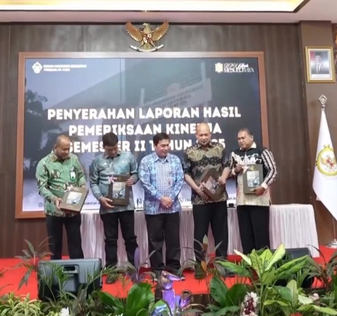 DPRA), Muhammad Rizky, SE, mewakili Ketua DPRA menghadiri acara penyerahan Laporan Hasil Pemeriksaan (LHP) Kinerja Semester II Tahun 2025,Kegiatan berlangsung di Kantor Badan Pemeriksa Keuangan (BPK) RI Perwakilan Aceh, pada Kamis, (26/02/2026).