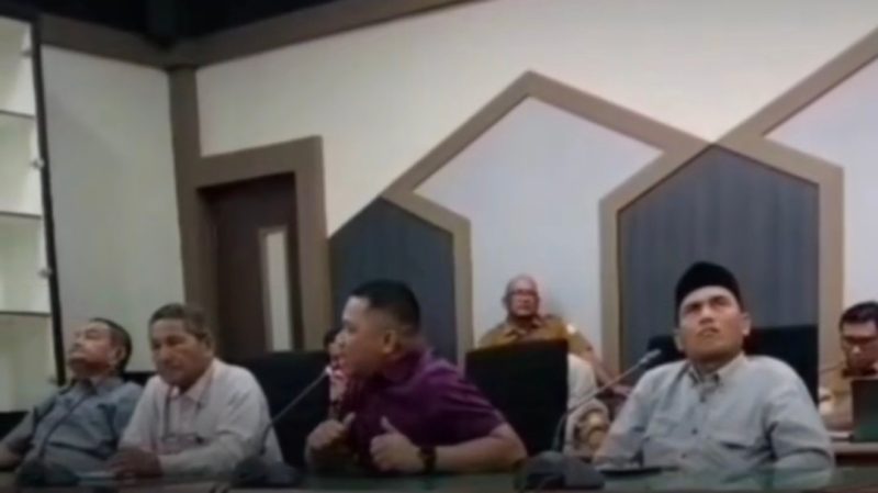 Anggota (DPRA) dari Fraksi Partai Aceh, Azhari M Nur Haji Maop, angkat bicara mengenai isu perpanjangan Hak Guna Usaha (HGU) PT Perkebunan Sawit di Aceh Timur.