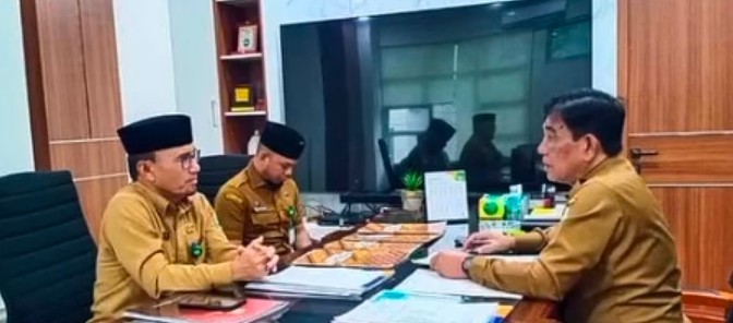 Kadis DSI Aceh Marzuki, S.Ag., MH, didampingi oleh Kepala Sub Bagian Umum, Bapak Andri Sufrianzah, S.STP., M.M., melakukan audiensi dengan Kepala Badan Pengelolaan Keuangan Aceh (BPKA) pada hari Senin, (13/04/2026).
