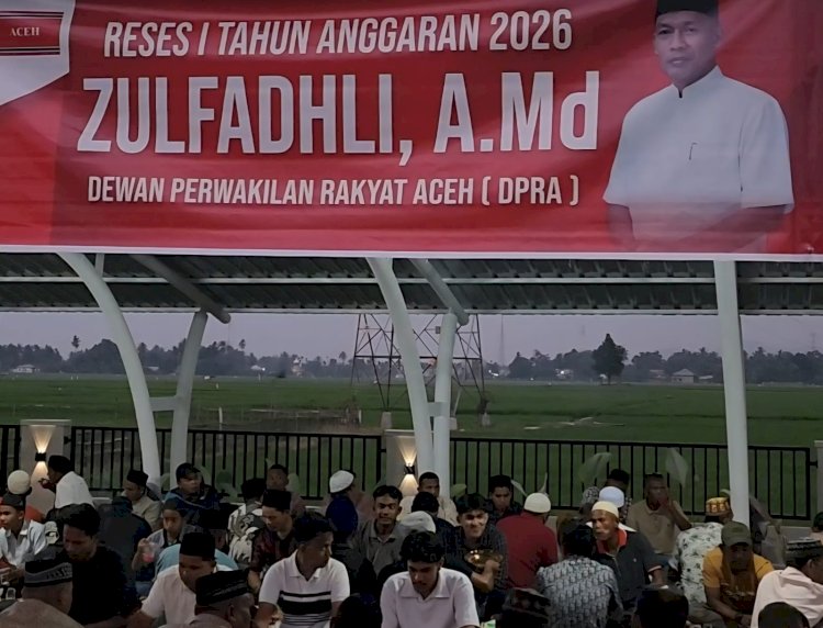 Ketua Dewan Perwakilan Rakyat Aceh (DPRA), Zulfadhli, menggelar acara buka puasa bersama yang dihadiri ribuan masyarakat di kediamannya di Samalanga, Kabupaten Bireuen, pada Jumat, (06/03/2026).