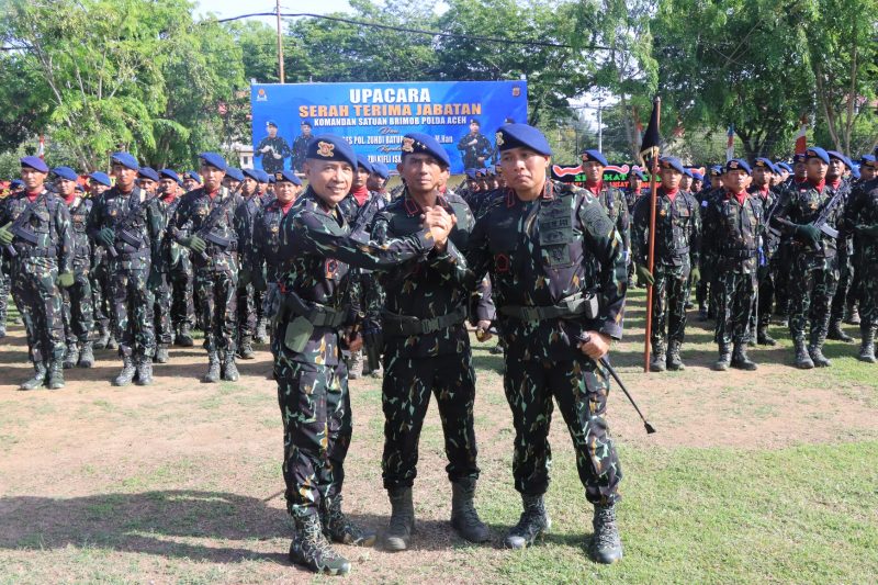Polda Aceh resmi diserahterimakan dari Kombes Pol. Zuhdi Batubara, S.I.K., M.Han., yang mendapat tugas baru sebagai Dansatbrimob Polda Jabar, kepada Kombes Pol. Zulkifli Ismail, S.I.K., M.Han, yang sebelumnya menjabat Kabag Bindik Sespimmen Lemdiklat Polri, dalam upacara serah terima jabatan (sertijab) dan kenal pamit yang berlangsung di Mako Satbrimob Polda Aceh, Jeulingke, Banda Aceh Jumat, (22/5/2026).