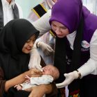 Ketua TP Posyandu Aceh Marlina Muzakir,mendampingi Wakil Menteri Kesehatan RI Dante Saksono Harbuwono, yang melakukan kunjungan kerja di Aceh, Jum’at (22/5/2026).