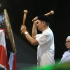 Sekretaris Daerah Aceh M. Nasir mewakili Gubernur Aceh Muzakir Manaf melepas peserta Pawai Takbir Keliling dalam rangka menyambut Hari Raya Idul Adha 1447 Hijriah di Kota Banda Aceh, Selasa (26/5/2026) malam.