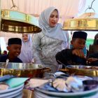 Ketua TP PKK  Marlina Muzakir  menggelar open house halal bi Halal dan Silaturrahmi Hari Raya Idul Adha 1447 Hijriah, bersama warga di Gampong Keutambang Kecamatan Pante Ceureumen, Kamis (28/5/2026).