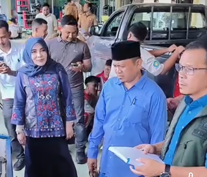 Anggota Dewan Perwakilan Rakyat Aceh (DPRA) Bunda Salma, Walet Landeng, dan Bapak Tantawi, melakukan kunjungan kerja ke SMKN 1 Lhoksukon pada Rabu, (13/5/2026).