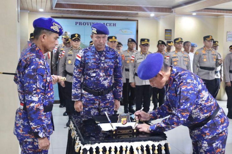 Irjen Pol. Drs. Marzuki Ali Basyah, M.M., dalam acara serah terima jabatan yang berlangsung di Markas Komando Ditpolairud Polda Aceh, Lampulo, Banda Aceh, Senin (1/6/2026).