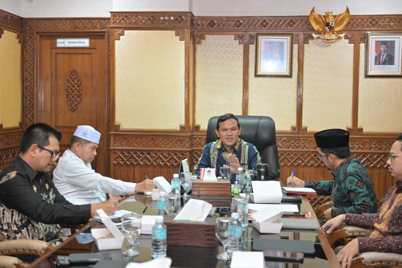 Fadhlullah menerima kunjungan audiensi Majelis Permusyawaratan Ulama (MPU) Aceh di ruang kerjanya, Kamis (4/6/2026).