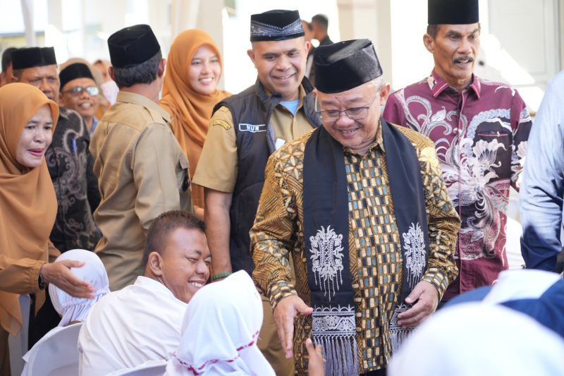 Mendikdasmen, Prof. Abdul Mu'ti, meresmikan sejumlah sekolah penerima bantuan Program Revitalisasi Sekolah Tahun 2026 di Banda Aceh. Peresmian tersebut dipusatkan di Sekolah Luar Biasa (SLB) YPAC Banda Aceh, Selasa (23/6/2026).