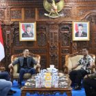 Sekda Aceh, M. Nasir, S.IP., MPA, didampingi Kepala Biro Administrasi Pimpinan (Adpim) Setda Aceh, Akkar Arafat, S.STP., M.Si, menggelar silaturahmi dengan Praja Institut Pemerintahan Dalam Negeri (IPDN) asal Aceh di Kampus IPDN Jatinangor, Kabupaten Sumedang, Jawa Barat, Minggu (28/6/2026).