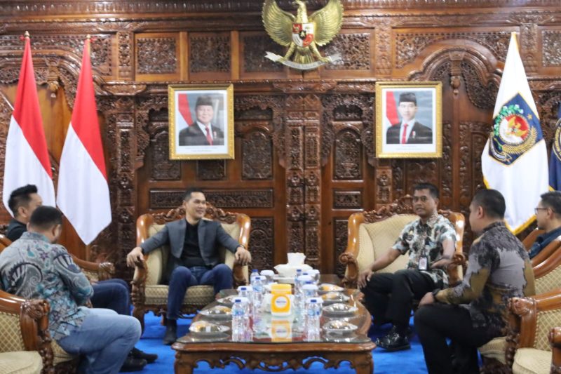 Sekda Aceh, M. Nasir, S.IP., MPA, didampingi Kepala Biro Administrasi Pimpinan (Adpim) Setda Aceh, Akkar Arafat, S.STP., M.Si, menggelar silaturahmi dengan Praja Institut Pemerintahan Dalam Negeri (IPDN) asal Aceh di Kampus IPDN Jatinangor, Kabupaten Sumedang, Jawa Barat, Minggu (28/6/2026).