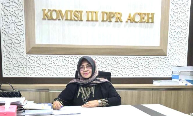 Ketua Komisi III DPRA dari Fraksi Partai Aceh, Hj. Aisyah Ismail, S.Ag