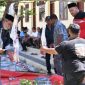 Anggota Dewan Perwakilan Rakyat Aceh (DPRA), Irfansyah, menyembelih tiga ekor sapi kurban dalam rangka memperingati Hari Raya Idul Adha 1447 Hijriah, di halaman Dayah Darul Abrar, Gampong Alue Berawe, Kecamatan Langsa Kota, Kamis (28/5/2026).