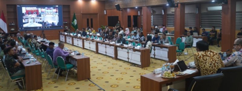 Rapat dipimpin langsung oleh Kasubdit Perencanaan Anggaran Daerah Wilayah IV, Bapak Fernando H. Siagian S.STP, M.Si., dan didampingi secara langsung oleh Kepala BPKA, Drs. Muhammad Diwarsyah, M.Si, kamis,(25/6/2026). Kegiatan yang berlangsung di Gedung Serbaguna Kantor Gubernur Aceh. 