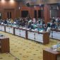 Rapat dipimpin langsung oleh Kasubdit Perencanaan Anggaran Daerah Wilayah IV, Bapak Fernando H. Siagian S.STP, M.Si., dan didampingi secara langsung oleh Kepala BPKA, Drs. Muhammad Diwarsyah, M.Si, kamis,(25/6/2026). Kegiatan yang berlangsung di Gedung Serbaguna Kantor Gubernur Aceh. 