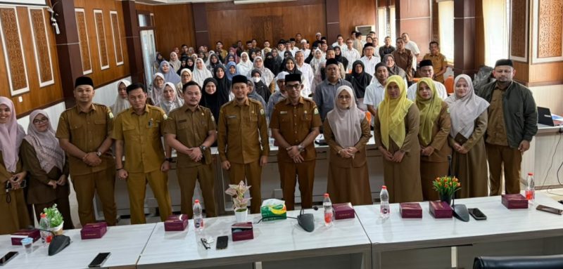 Plt. Kepala Dinas Pendidikan Dayah Aceh, Muhsin, S.Pd, M.Pd saat memberikan sambutan dalam pembukaan kegiatan pelatihan SKP bagi ASN PPPK Paruh Waktu, Senin, (15/6/2026) di Aula Dinas Dayah