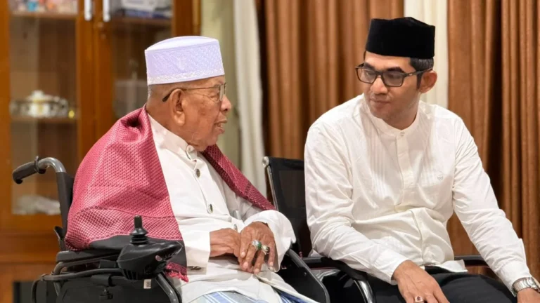 Pelaksana Tugas Plt Kepala Dinas Pendidikan Dayah Aceh, Muhsin S.Pd, M.Pd, menghadiri peringatan Gema Muharram 1448 Hijriah yang digelar di Dayah Tauthiatud Thullab, Sabtu (13/6/2026).
