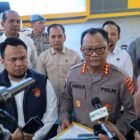 Kabidhumas Polda Aceh Kombes Pol. Joko Krisdiyanto, mengungkap kasus pencurian dengan kekerasan (curas) yang terjadi di Toko Emas Amin Setia, Tapaktuan, Aceh Selatan, pada Sabtu, (18/7/2026).