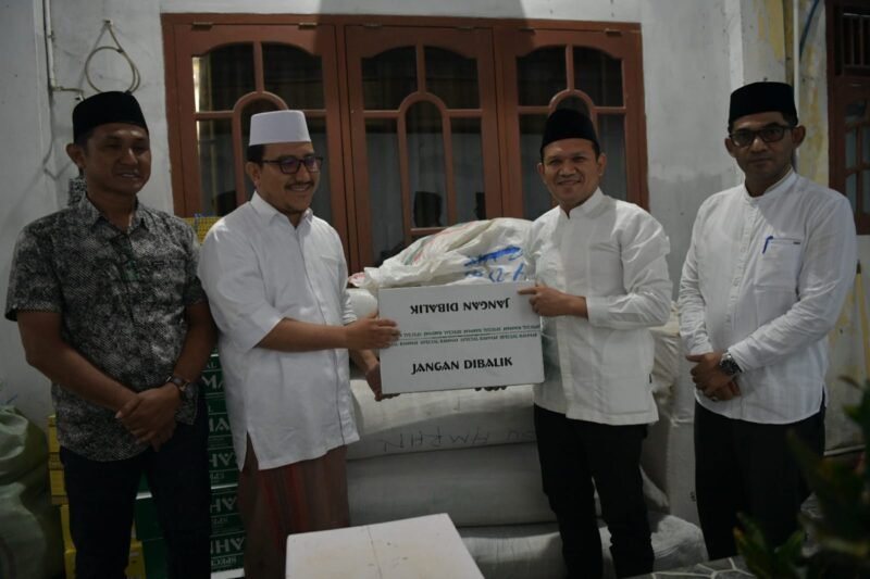 Plt. Kepala Dinas Pendidikan Dayah Aceh, Muhsin, S.Pd.I., M.Pd.I., mendampingi Wakil Gubernur Aceh dalam rangkaian safari silaturahmi ke sejumlah dayah di Kabupaten Aceh Selatan pada Minggu (19/7/2026).